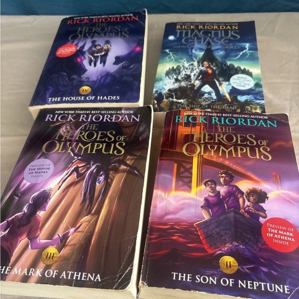 Heroes of Olympus Paperback  Lot 4